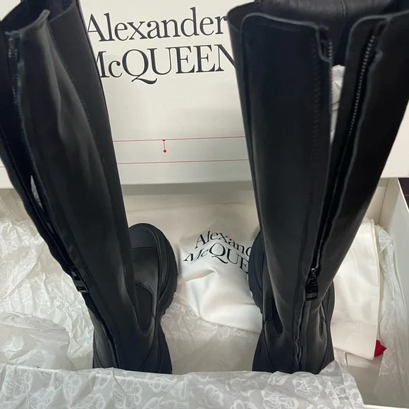 COPY - BNIB Alexander McQueen 666410WHZ66 Woman’s boot Black 40 - Picture 2 of 16